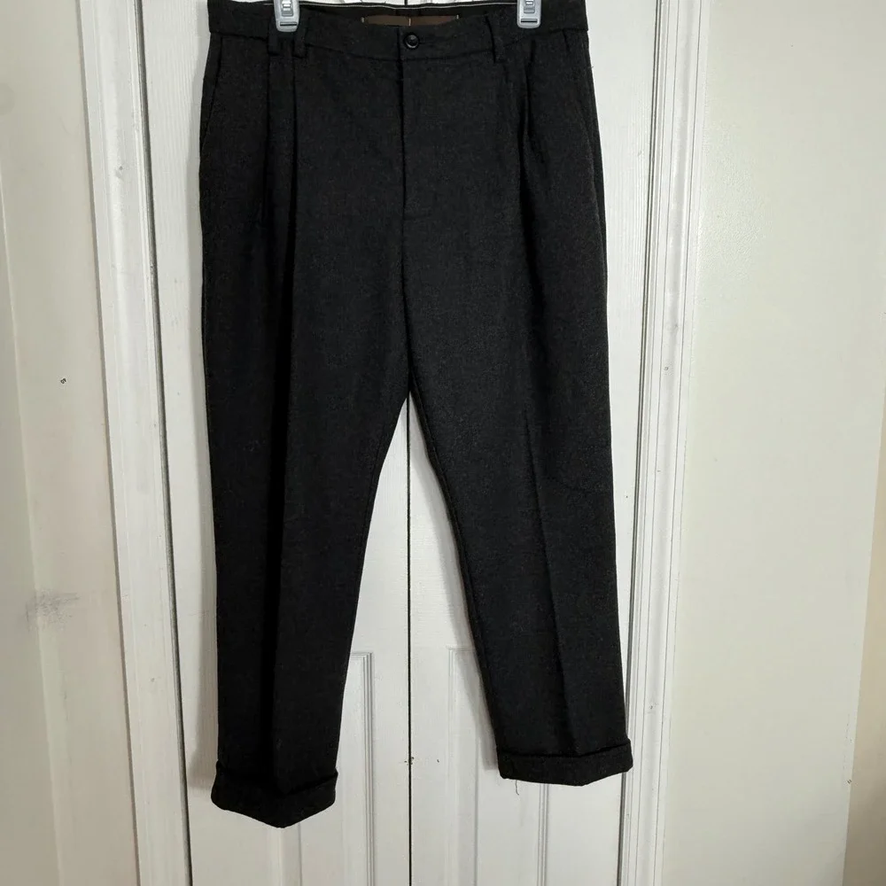 Banana Republic Pleated Wool Trousers 33x26 Grey Dark Academia Cuffed Pants